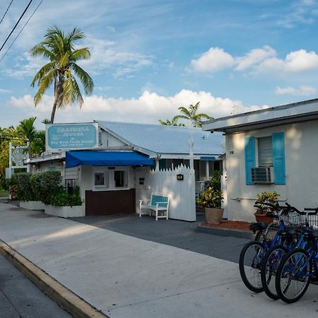 Seashell Motel And International Hostel Ки-Уэст Экстерьер фото
