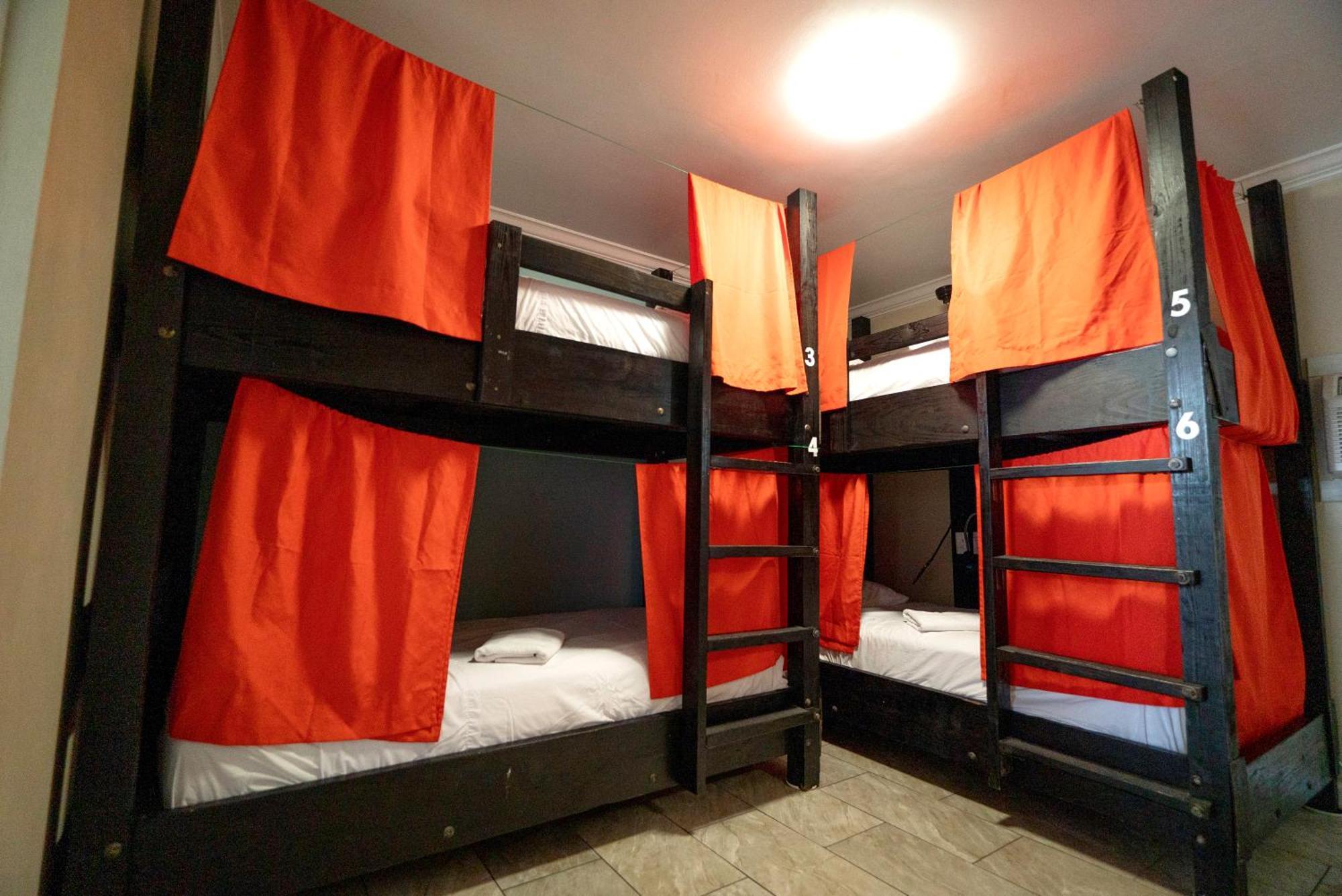Seashell Motel And International Hostel Ки-Уэст Экстерьер фото